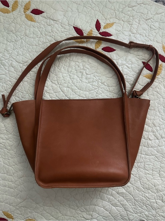 Madewell Handbags - Madewell Sydney Tote